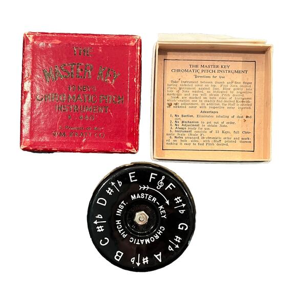 Vintage Chromatic Pitch Pipe Instrument The Master Key WM Kratt Co A-440 13 Keys - Picture 1 of 7